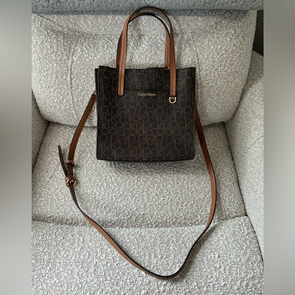 Never used. Received as a gift. Excellent condition. Smoke free environment